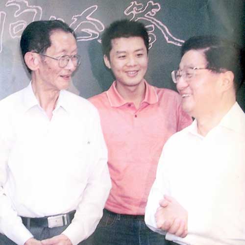 2005年9月9日中共中央政治局常委、国务院副总理黄菊接见公司负责人